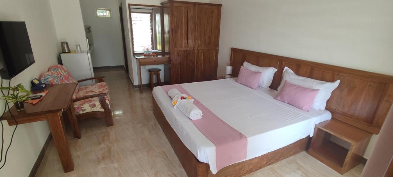 La D'almee And Holiday home Baie Sainte Anne
